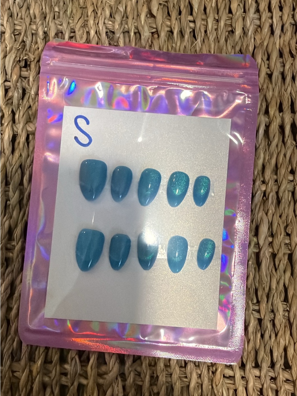 💙 Blue Press-On Nail Set - cat eye Mix of Glossy and Shimmer 💙